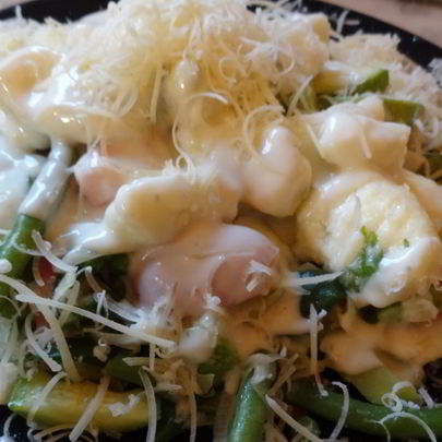 Творожные ньокки на овощной подушке со сливочно-рокфоровым соусом