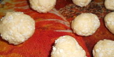 ленивые вареники с имбирем, фаршированные изюмом