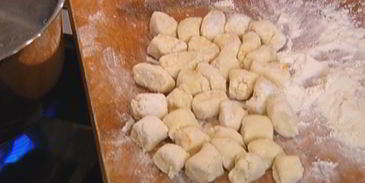 ленивые вареники с клубникой и базиликом