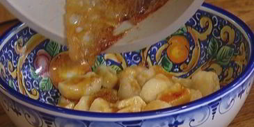 ленивые вареники с клубникой и базиликом