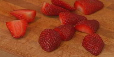 ленивые вареники с клубникой и базиликом