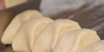 паровые творожные вареники с клубникой