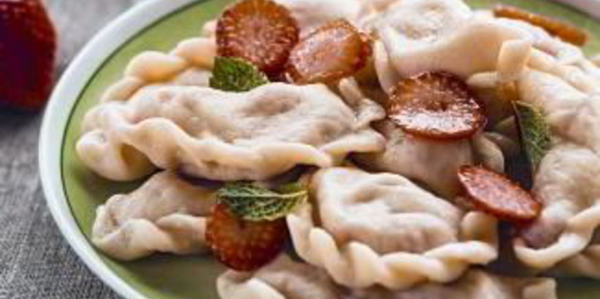 Рецепт паровых вареников с клубникой