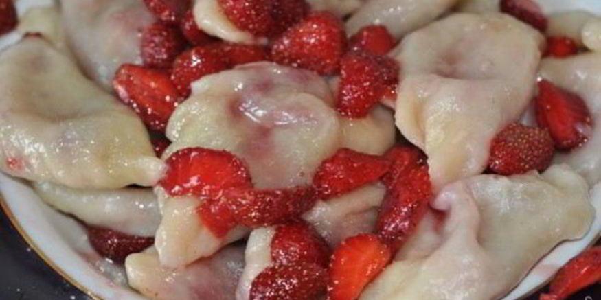 Рецепт вареников с клубникой