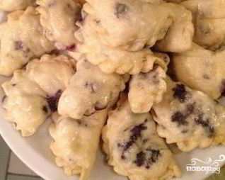 Вареники с творогом и изюмом