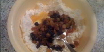 вареники с творогом и изюмом