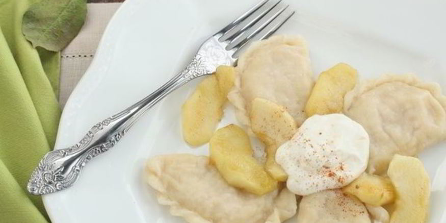 Рецепт вареников с яблоками и корицей
