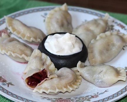 Заварные вареники с вишней