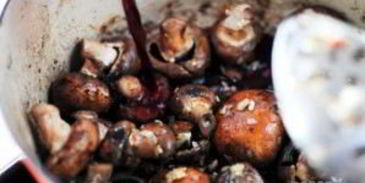 жаркое из говядины с грибами