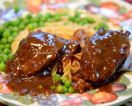 Жаркое из говядины с кофейным соусом