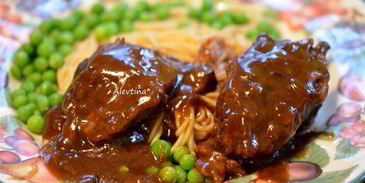 жаркое из говядины с кофейным соусом