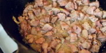 жаркое из индейки на сковороде