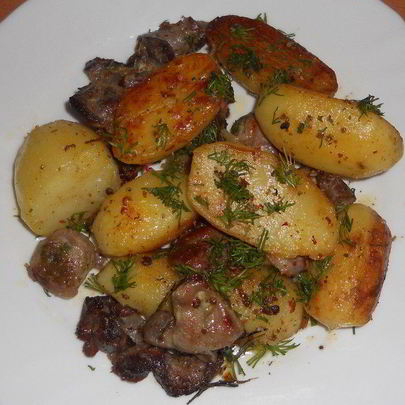 Жаркое из картофеля и куриных желудков