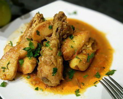 Жаркое из курицы с айвой