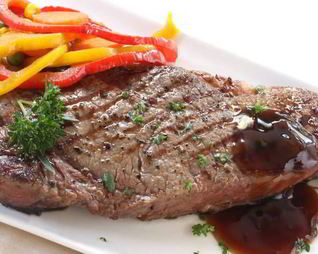 Жаркое из свинины с перцем и базиликом