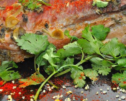 Жаркое из свинины с шалфеем и медом