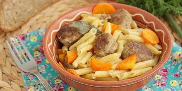жаркое с фрикадельками и макаронами