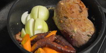 жаркое с горчицей и кленовым сиропом в медленноварке