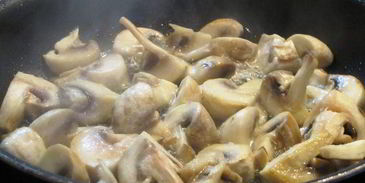 жаркое с говядиной в горшочках по-домашнему