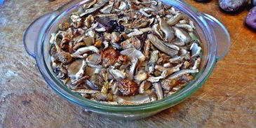 жаркое с грибами и картошкой в горшочках