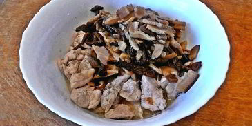 жаркое с грибами и картошкой в горшочках