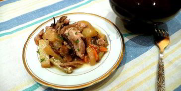 жаркое с грибами и картошкой в горшочках