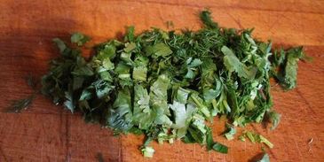 жаркое с пряными травами и овощами