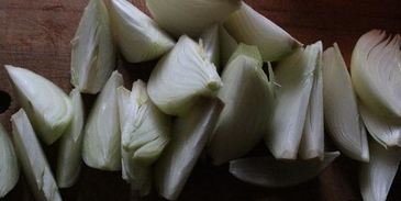 жаркое с пряными травами и овощами