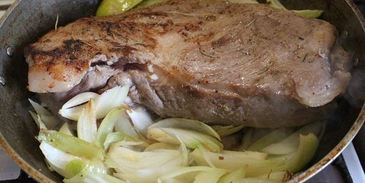 жаркое с пряными травами и овощами