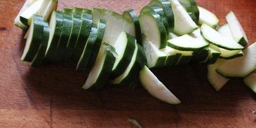 жаркое с пряными травами и овощами