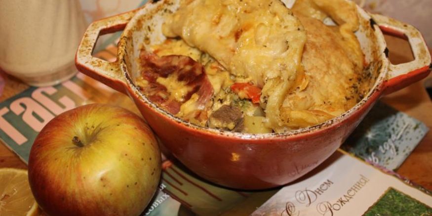 Рецепт жаркого с языком и беконом под крышкой из слоеного теста сытый патрик