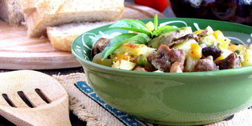 жаркое в горшочках с белыми грибами и свининой