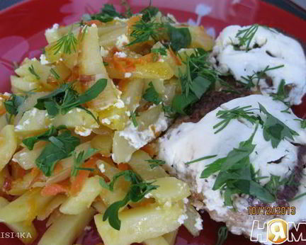 Жаркое в горшочках с котлетами