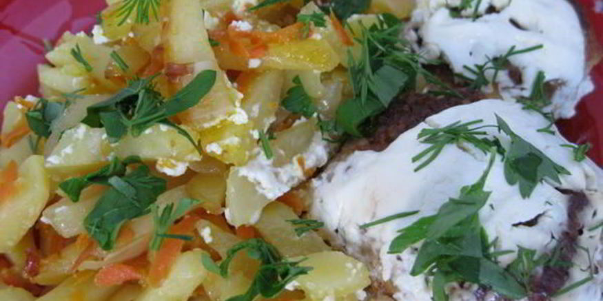 Рецепт жаркого в горшочках с котлетами