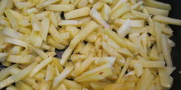 жаркое в горшочках с котлетами