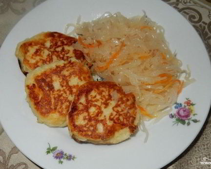Картофельные зразы с квашеной капустой