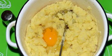 картофельные зразы в духовке с мясным фаршем и сыром