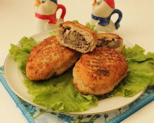 Куриные зразы с печенью и яблоками