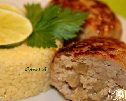 Мясные зразы с ананасами