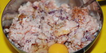 мясные зразы с сыром и яйцом