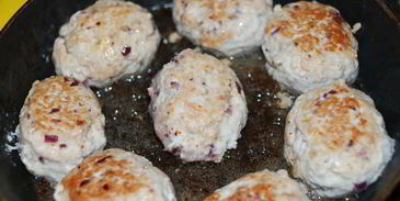 мясные зразы с сыром и яйцом