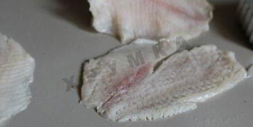 зразы из тилапии в беконе с овощным салатом