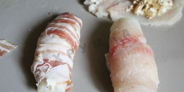 зразы из тилапии в беконе с овощным салатом