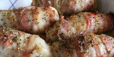 зразы из тилапии в беконе с овощным салатом