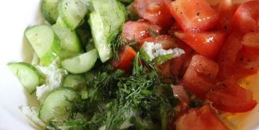 зразы из тилапии в беконе с овощным салатом