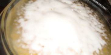 гороховая каша с мускатным орехом и соевым соусом