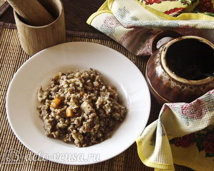 Гречка с курицей в горшочке