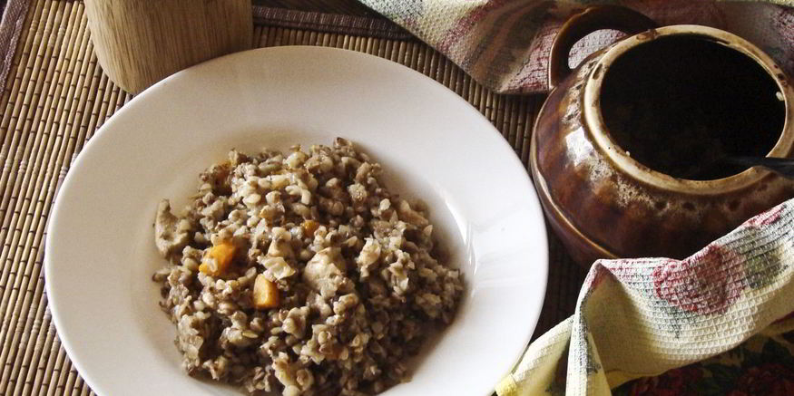 Рецепт гречки с курицей в горшочке