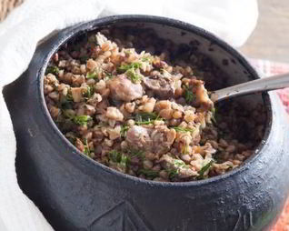 Гречка с потрошками в горшочке