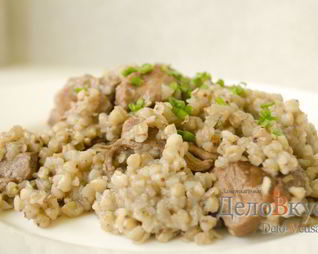 Гречка с тушеной свининой